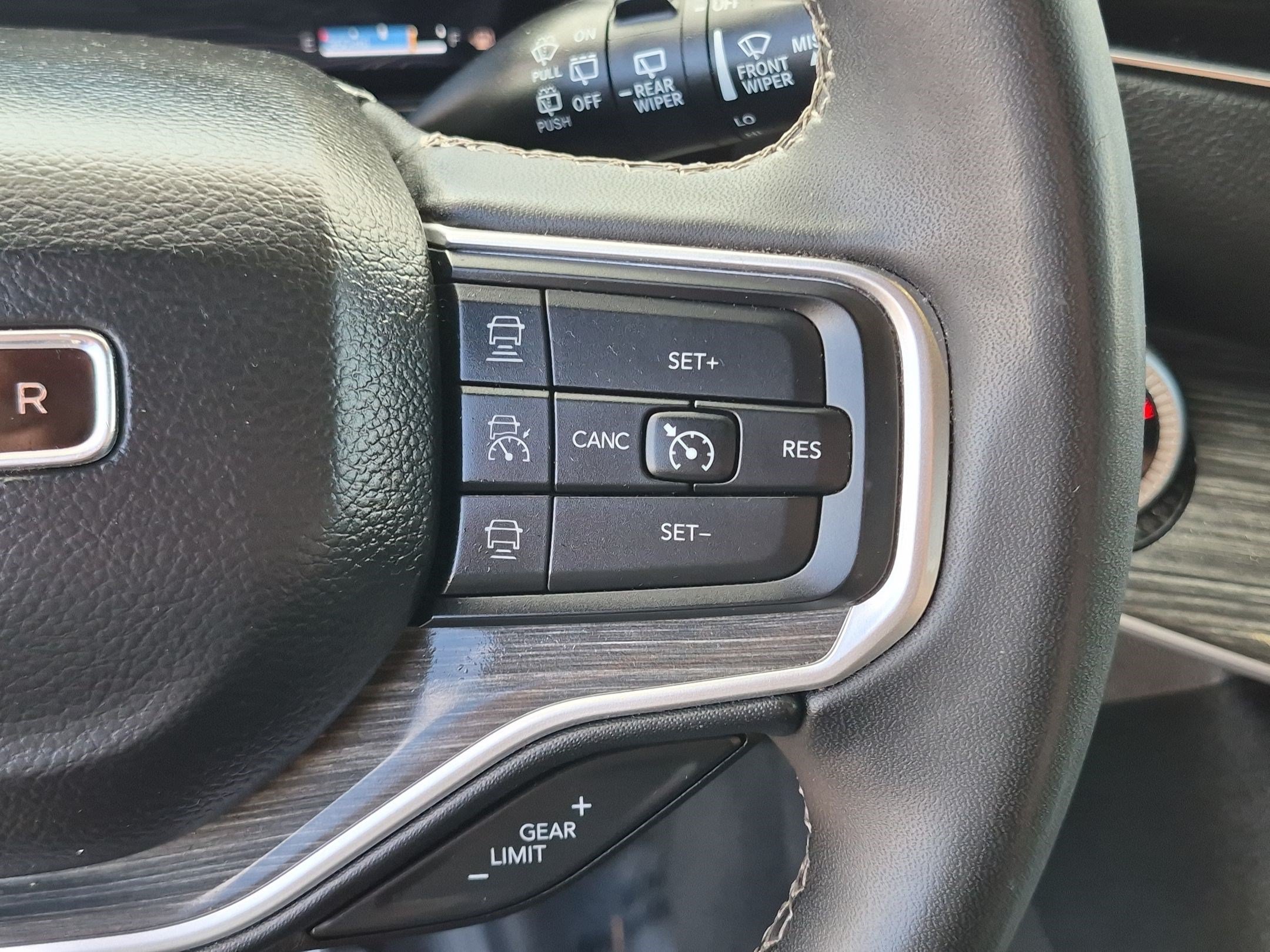 Used 2024 Jeep Wagoneer L Series II w/ Flexible Seating Group AWD/4WD image 18