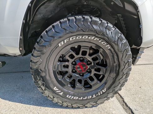 Used 2023 Toyota Tacoma SR image 10