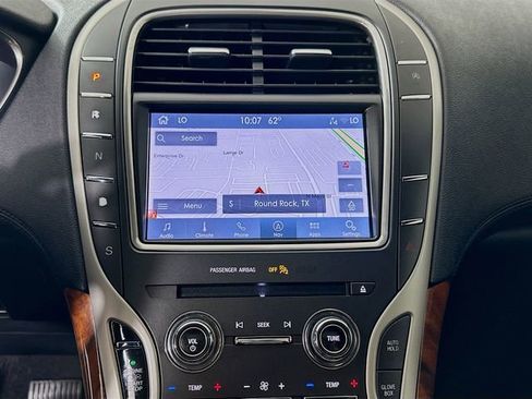 Used 2020 Lincoln Nautilus Reserve image 13