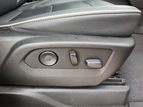 Used 2021 Chevrolet Tahoe Premier w/ Premium Package image 35