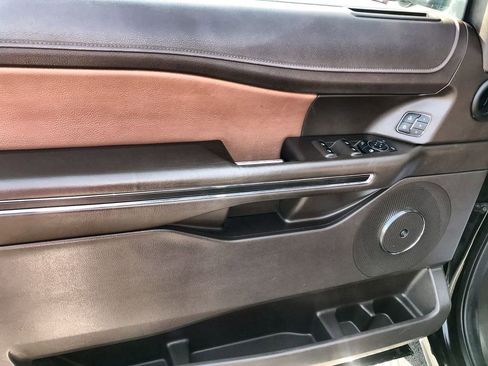 Used 2022 Ford Expedition King Ranch image 13