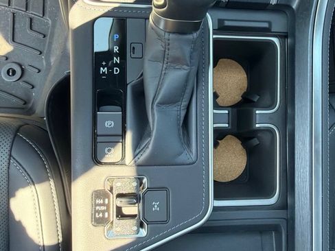 Used 2025 Lexus GX 550 w/ Accessory Package (2T) AWD/4WD image 15