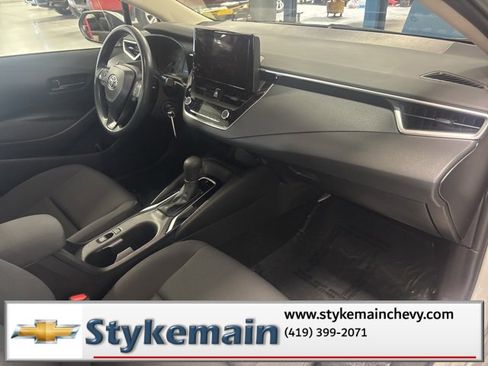 Used 2024 Toyota Corolla LE image 32