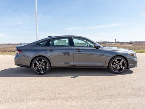 Used 2025 Honda Accord SE image 8