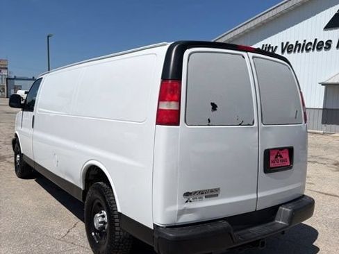 Used 2016 Chevrolet Express 2500 Extended RWD image 11