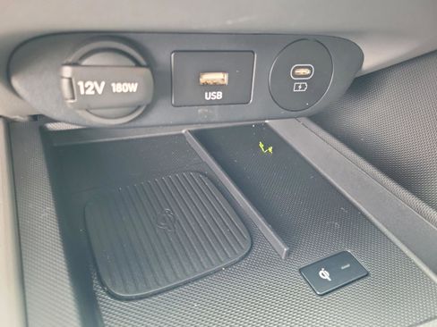 Certified 2025 Hyundai Elantra Sport image 29