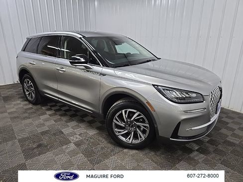 Used 2023 Lincoln Corsair AWD w/ Equipment Group 101A image 9