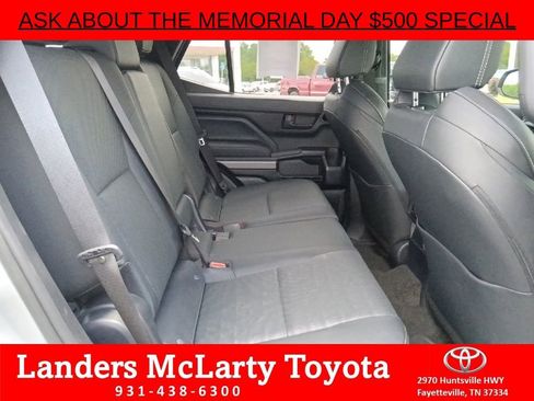 Used 2025 Toyota 4Runner TRD Off-Road Premium AWD/4WD image 30