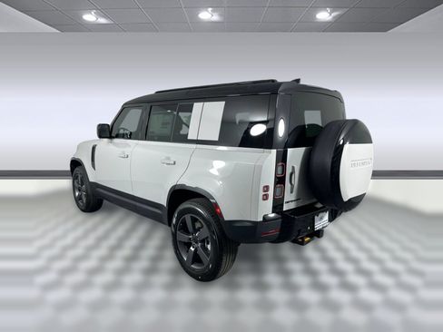Used 2026 Land Rover Defender 110 S AWD/4WD image 3