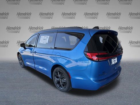 New 2026 Chrysler Pacifica Select w/ S Appearance Package image 6