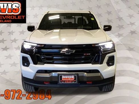 Used 2024 Chevrolet Colorado Z71 w/ Z71 Convenience Package 2 AWD/4WD image 9