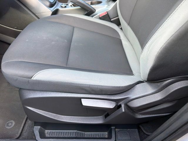 Used 2015 Ford Escape S FWD image 7