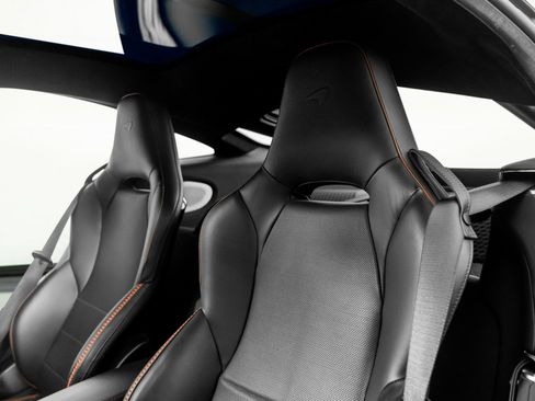 Used 2023 McLaren GT image 3