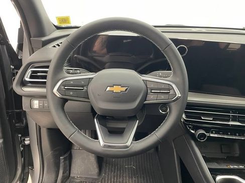 New 2026 Chevrolet Traverse LT w/ Sun and Wheel Package AWD/4WD image 11