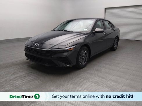 Used 2025 Hyundai Elantra Hybrid FWD image 1