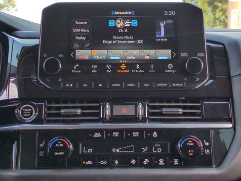 Used 2024 Nissan Pathfinder Platinum w/ Black Appearance Package image 18