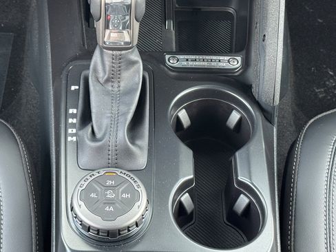 New 2025 Ford Bronco Outer Banks w/ Sasquatch Package image 12