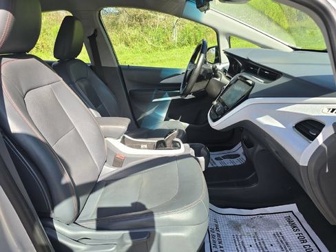 Used 2018 Chevrolet Bolt Premier w/ Driver Confidence II Package FWD image 16