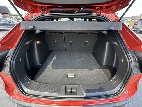 Used 2024 Chevrolet Trax RS w/ Sunroof Package image 24