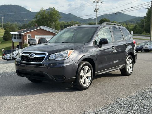 Used 2014 Subaru Forester 2.5i Premium w/ All-Weather Package AWD/4WD image 8