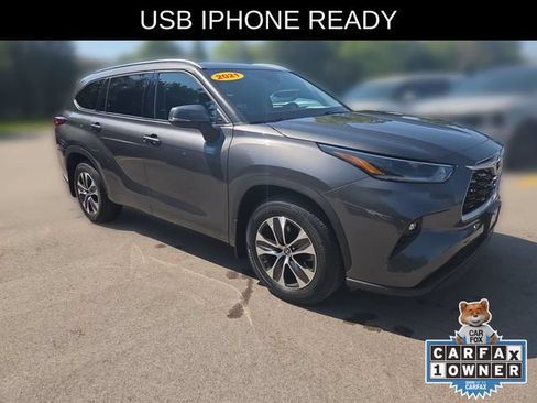 Used 2021 Toyota Highlander XLE AWD/4WD image 7