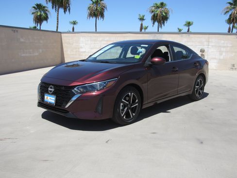Used 2025 Nissan Sentra SV FWD image 1