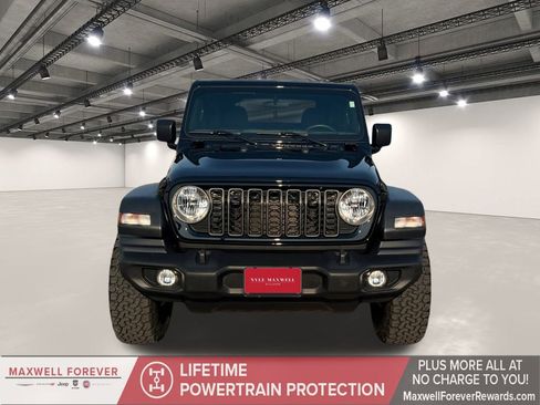 Used 2025 Jeep Wrangler Sport image 18