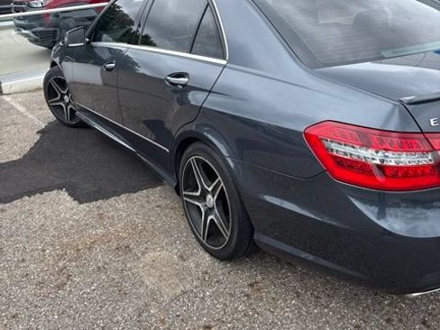 Used 2011 Mercedes-Benz E 350 4MATIC Sedan image 4