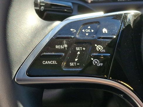 Used 2025 Mercedes-Benz E 350 4MATIC Sedan image 16