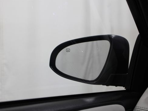 Used 2014 Toyota Avalon XLE Touring FWD image 19