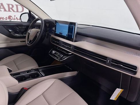 New 2026 Lincoln Corsair Premiere FWD image 30
