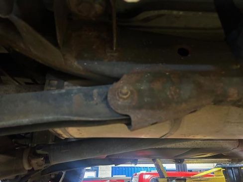 Used 2013 Chevrolet Avalanche LTZ image 18