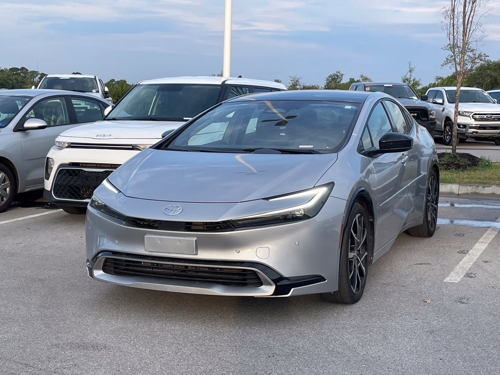 Used 2024 Toyota Prius Prime Premium w/ Advanced Technology Package FWD image 3