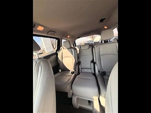 Used 2023 Honda Odyssey EX-L image 5