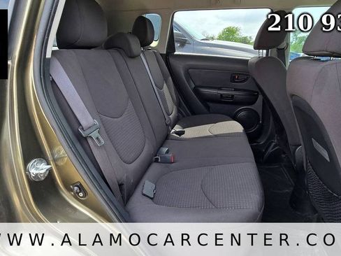 Used 2013 Kia Soul FWD image 19