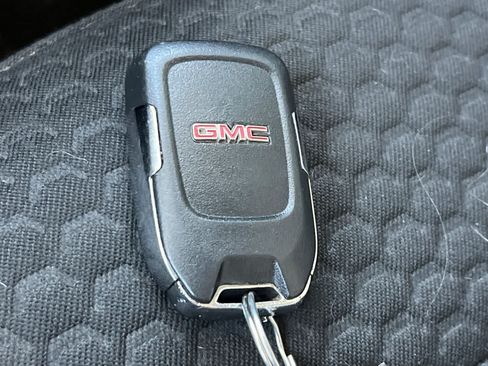 Used 2018 GMC Acadia SLE FWD image 28