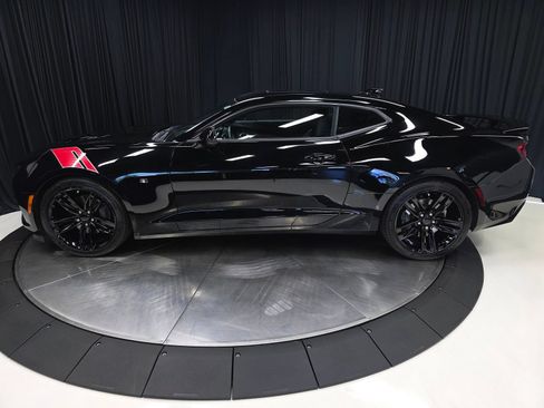 Used 2016 Chevrolet Camaro SS RWD image 10