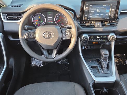 Used 2022 Toyota RAV4 XLE FWD image 12