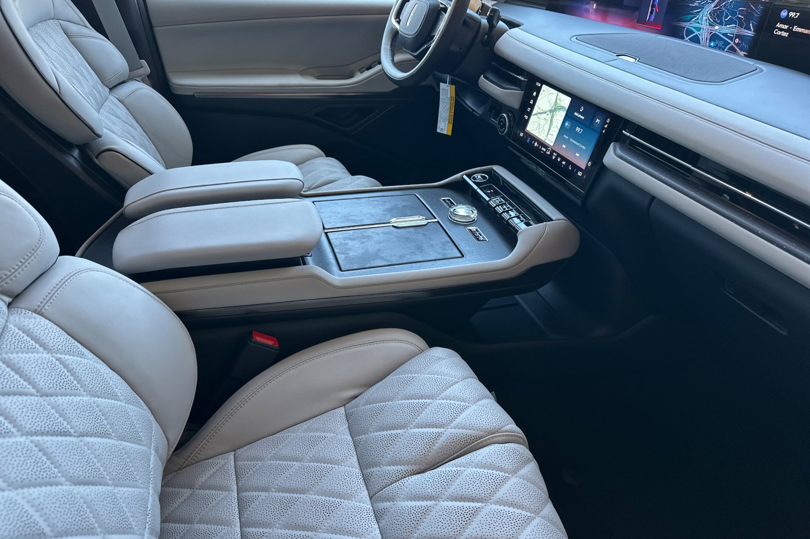 New 2026 Lincoln Navigator L Black Label AWD/4WD image 16