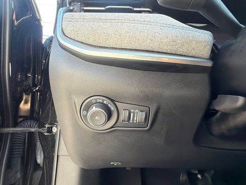 Used 2022 Jeep Compass Latitude AWD/4WD image 25