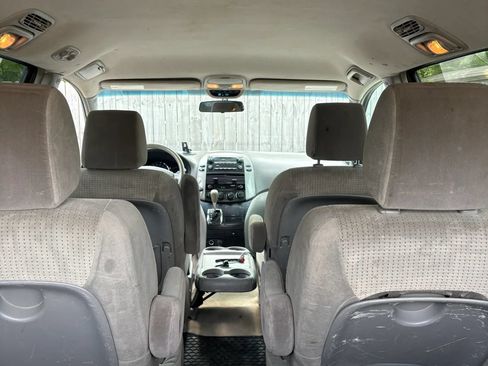 Used 2010 Toyota Sienna LE FWD image 25