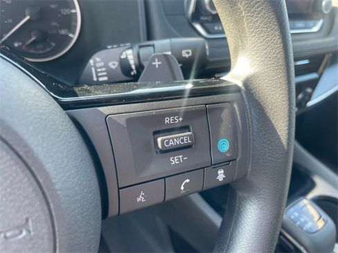 Used 2023 Nissan Rogue SV image 20