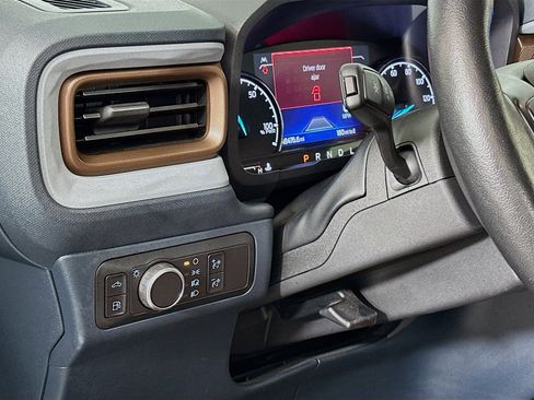 Used 2022 Ford Maverick Lariat w/ Lariat Luxury Package image 17