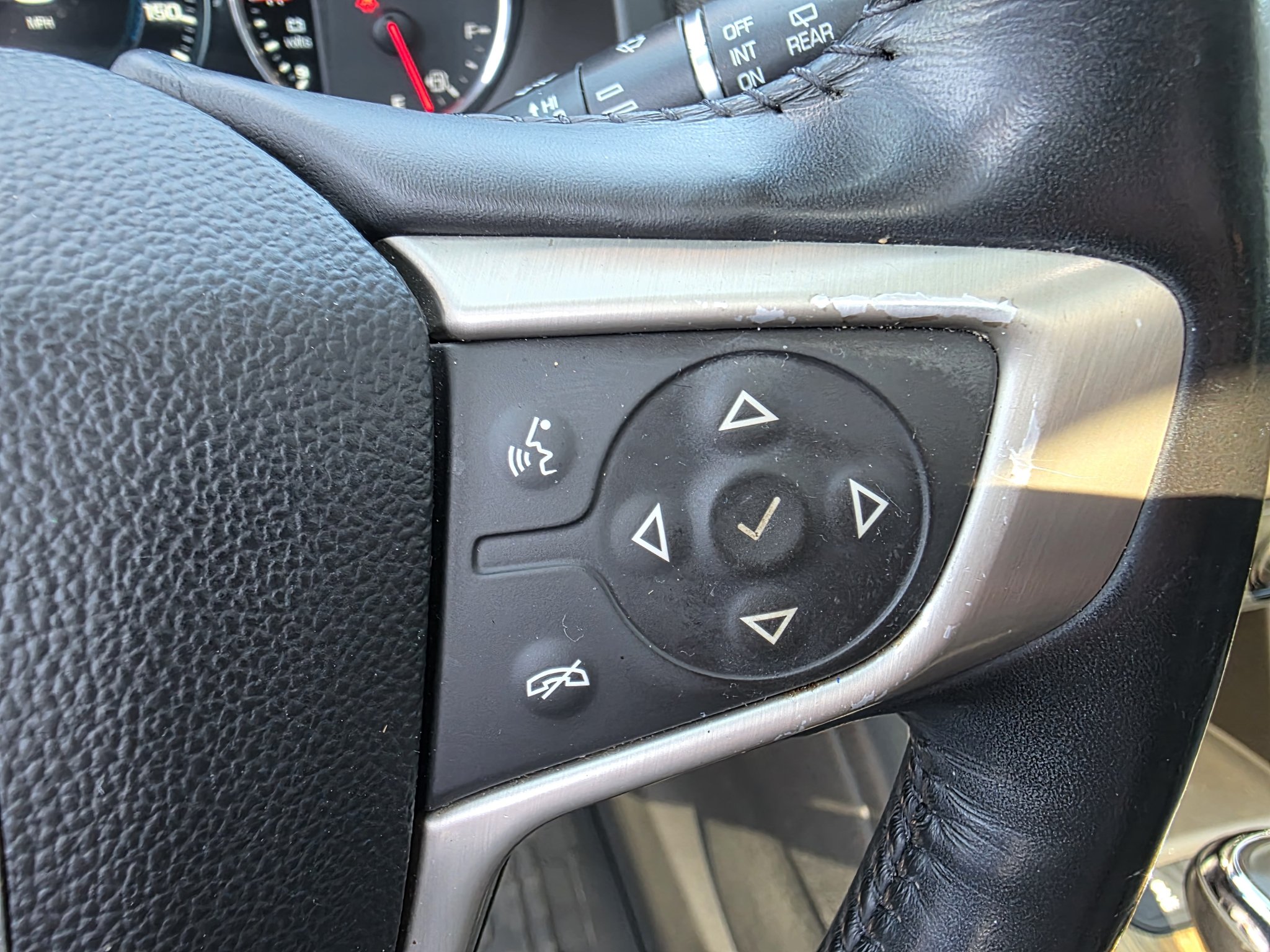 Used 2019 GMC Acadia Denali w/ Technology Package AWD/4WD image 18