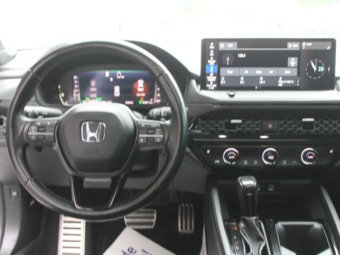 Used 2023 Honda Accord Sport image 18