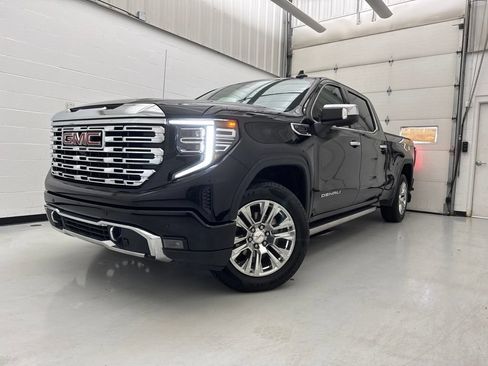 Used 2024 GMC Sierra 1500 Denali w/ Technology Package AWD/4WD image 3