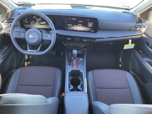 New 2026 Nissan Kicks SR w/ Cold Weather Package image 16
