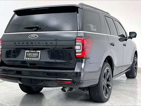 Used 2023 Ford Expedition Limited image 14