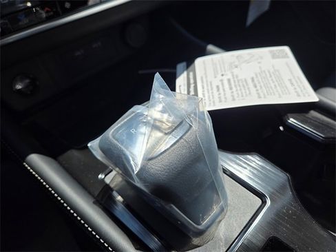 New 2025 Nissan Rogue Platinum w/ Tech Package image 24