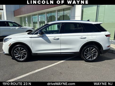 Certified 2022 Lincoln Corsair AWD w/ Equipment Group 101A image 2